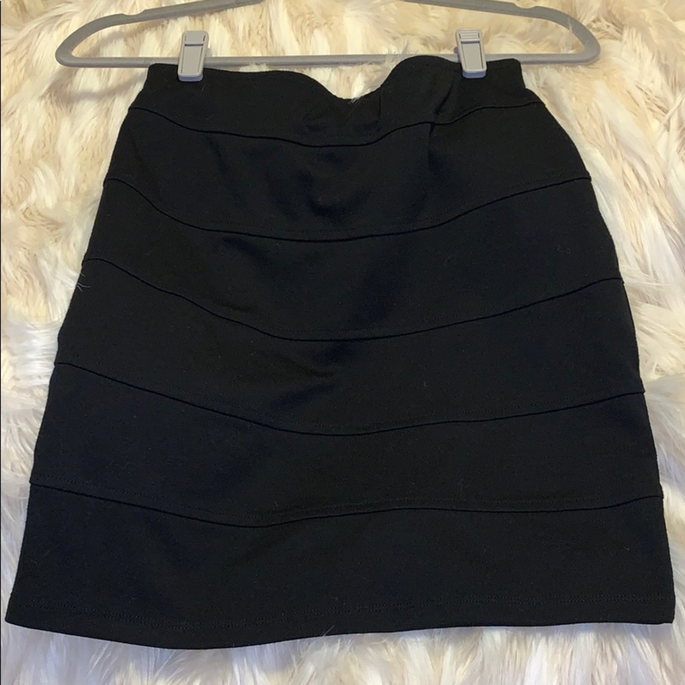 Black fitted mini pencil skirt